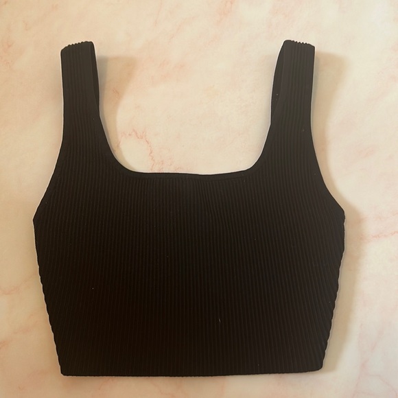 Aritzia babaton sculpt knit tank squareneck cropped top, black - Picture 1 of 5